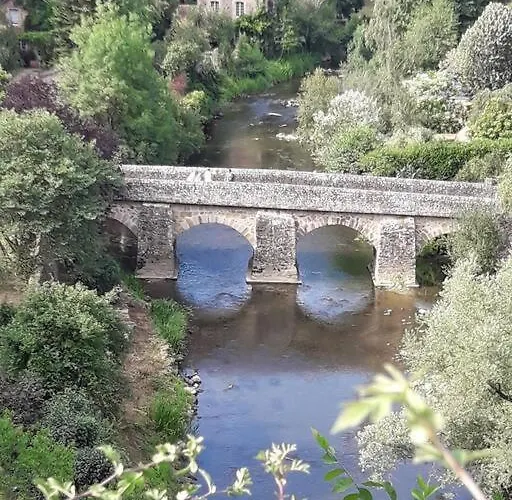 Entier Plein Centre De St Léo, 2 Ch, 4 Pers Сasa de vacaciones Saint-Léonard-des-Bois