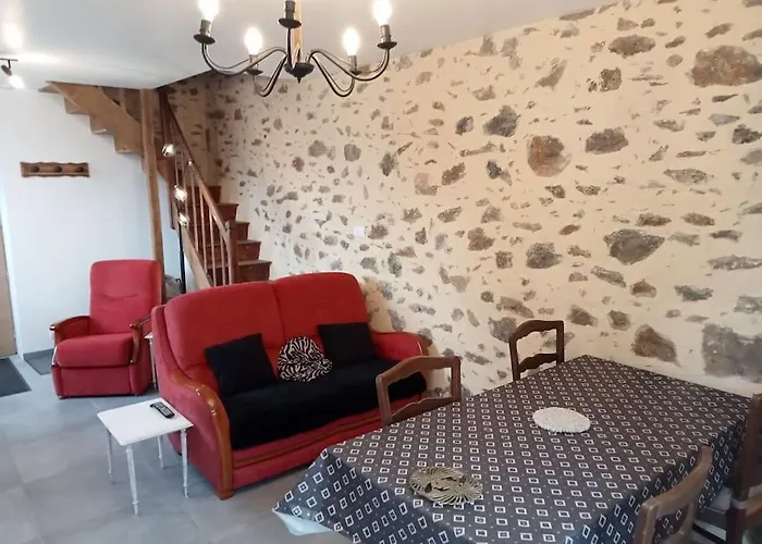 Entier Plein Centre De St Léo, 2 Ch, 4 Pers Сasa de vacaciones Saint-Léonard-des-Bois