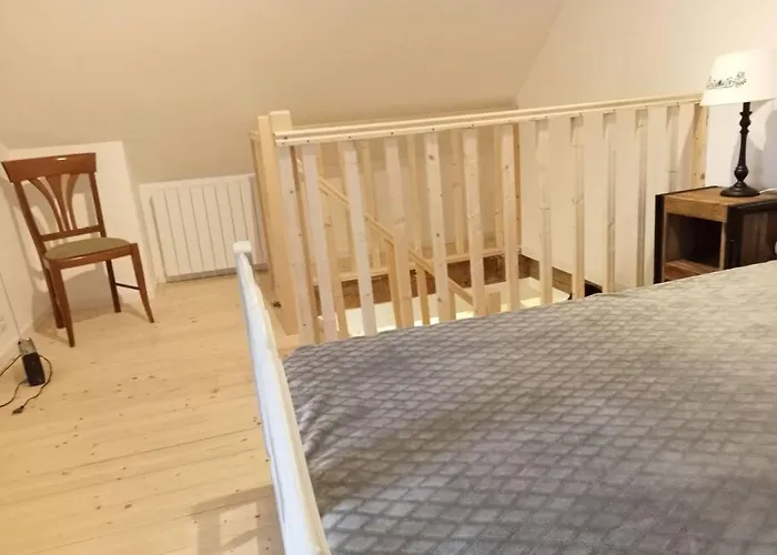 Entier Plein Centre De St Léo, 2 Ch, 4 Pers *